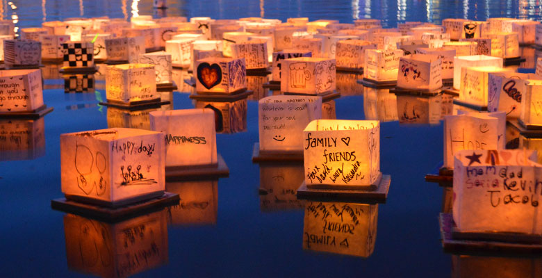 A Floating Lantern Festival Is Happening Near Toronto & It Will Light Up  The Night Sky - Narcity